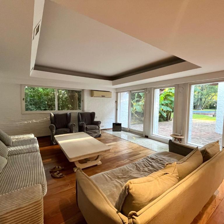 Iconico Chalet en Golf Club Privado, Pilar - Four-Bedroom House - 3
