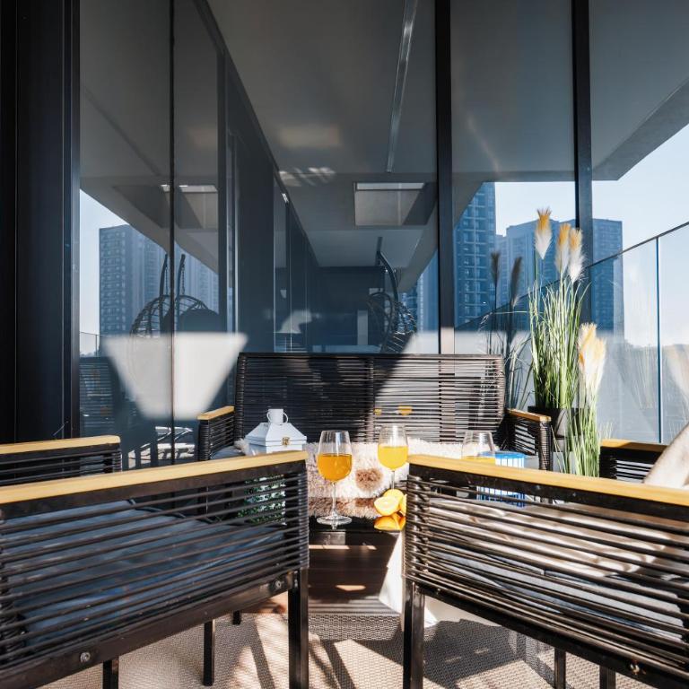 WF 104m2 Prestige with Terrace, Gym and Pool - Two-Bedroom Deluxe Apartment with Balcony - 23