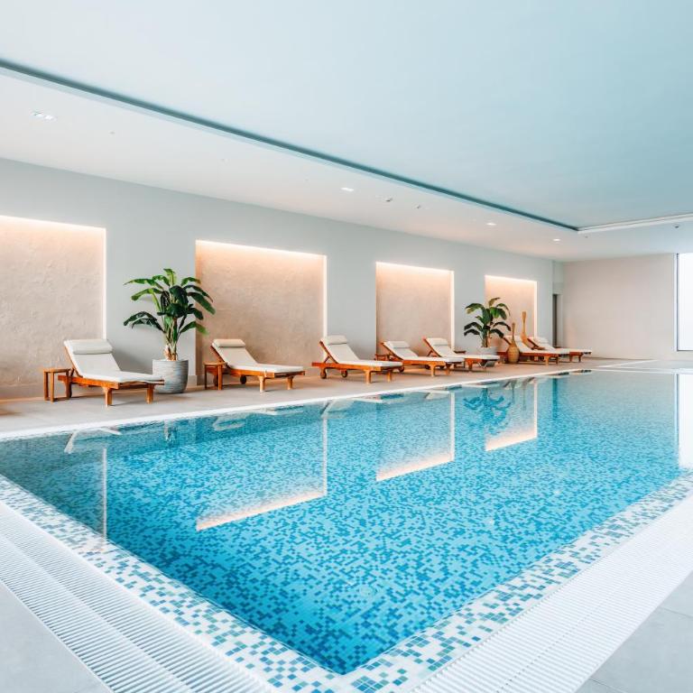 WF 104m2 Prestige with Terrace, Gym and Pool - Two-Bedroom Deluxe Apartment with Balcony - 3