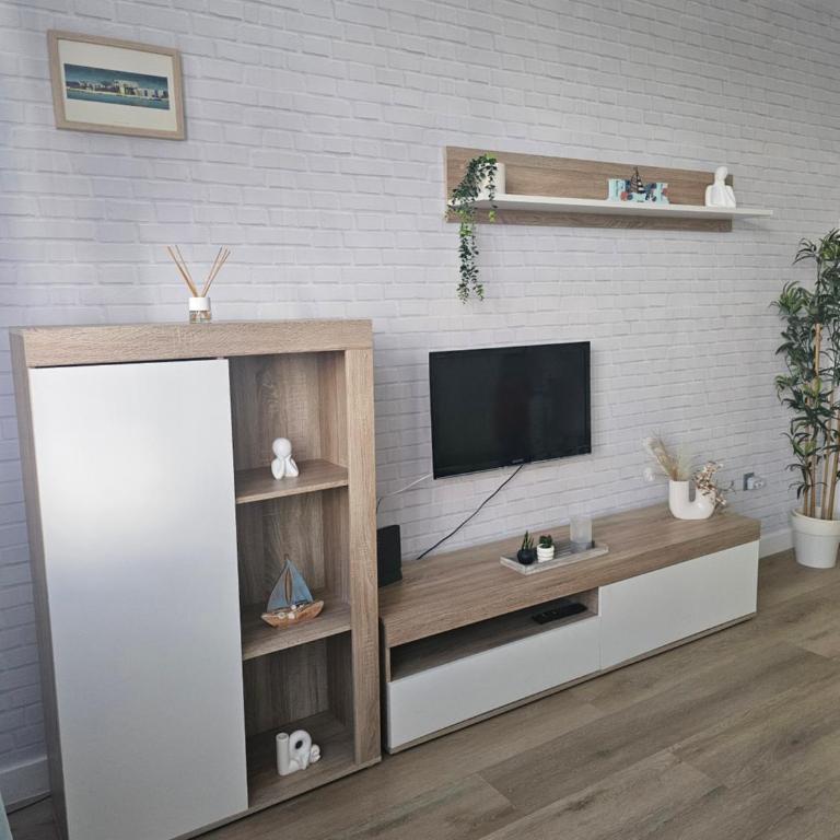 Danacris - Two-Bedroom Apartment - 6