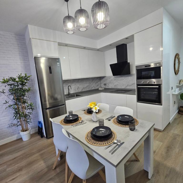 Danacris - Two-Bedroom Apartment - 10