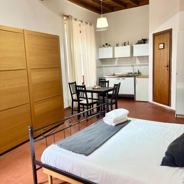 Studio apartment in a historic building - Appartamento con 1 Camera da Letto - 10