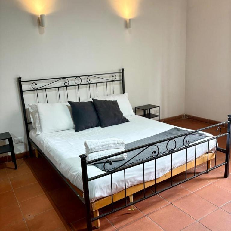 Studio apartment in a historic building - Appartamento con 1 Camera da Letto - 13