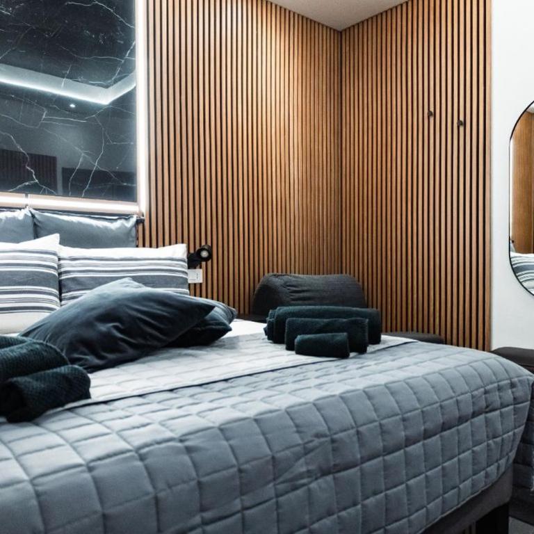 Salandra Suite- Bari Policlinico - Deluxe King Room - 23