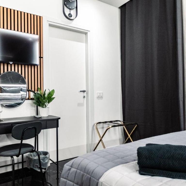 Salandra Suite- Bari Policlinico - Deluxe King Room - 19