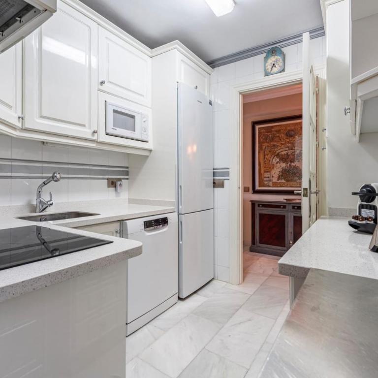 RgHost-Apartamento España en Paseo Marítimo - Apartamento de 3 dormitorios - 2