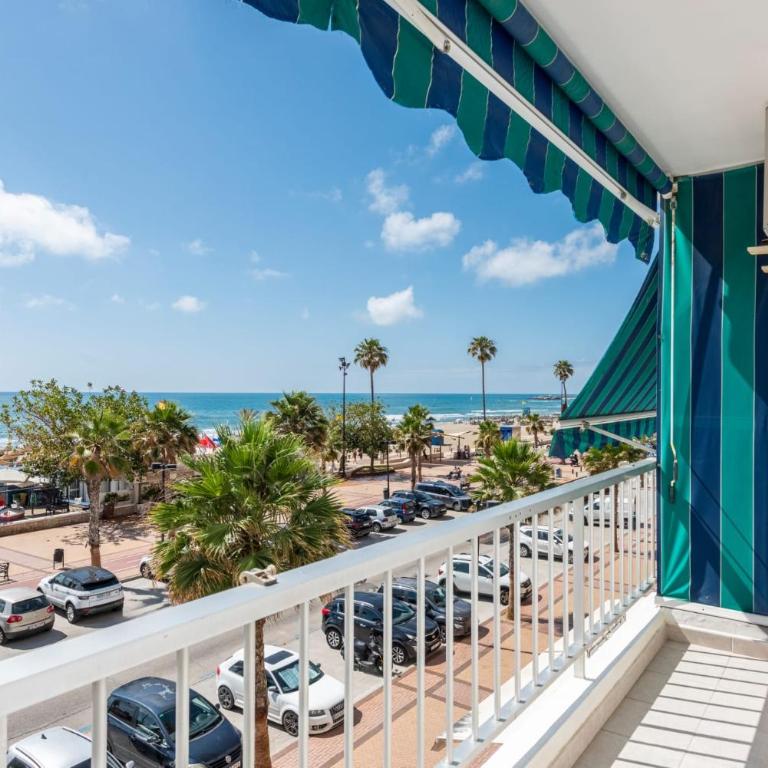 RgHost-Apartamento España en Paseo Marítimo - Apartamento de 3 dormitorios - 12