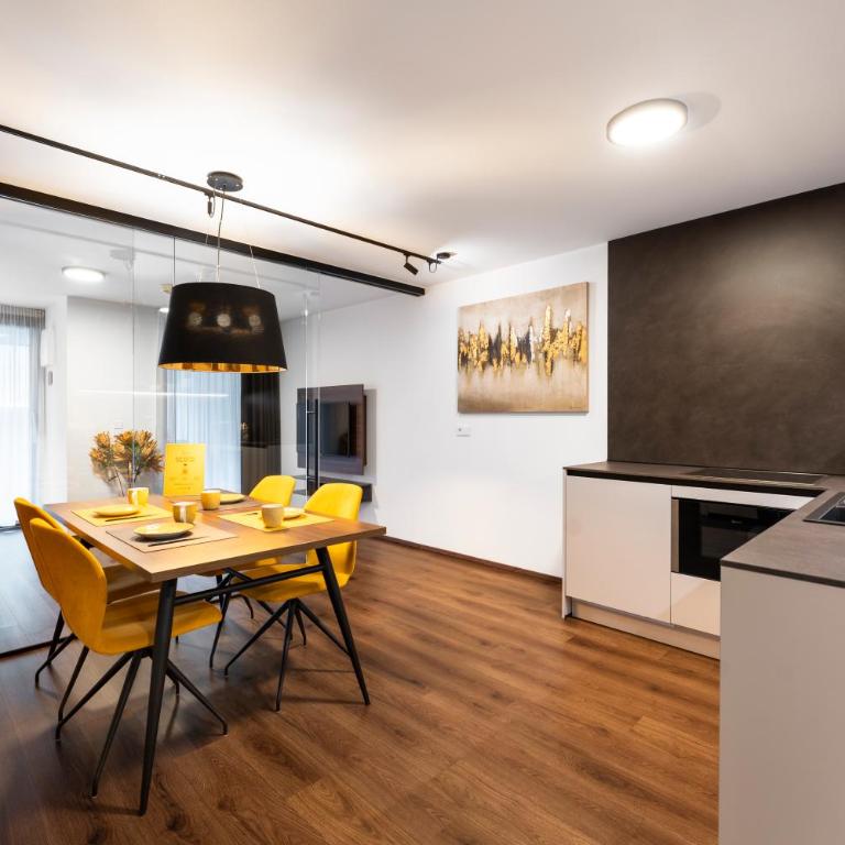 Gerharts Premium City Living - center of Brixen with free parking and Guestcard - Apartment with Balcony - 17