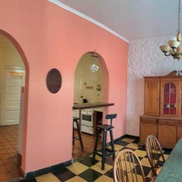 Casona con Pileta - Four-Bedroom House - 9