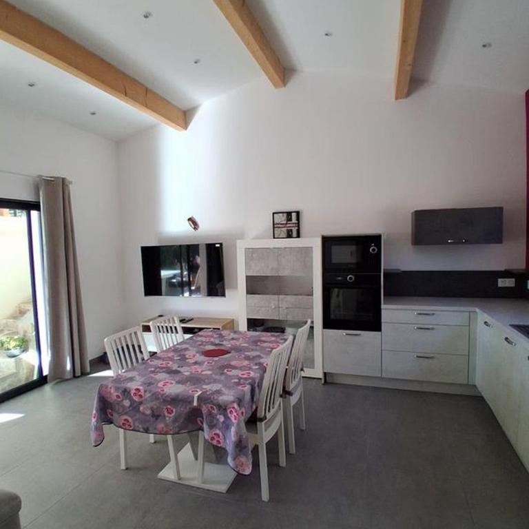 Maison T3 dans un domaine résidentiel - Maison 2 Chambres - 6