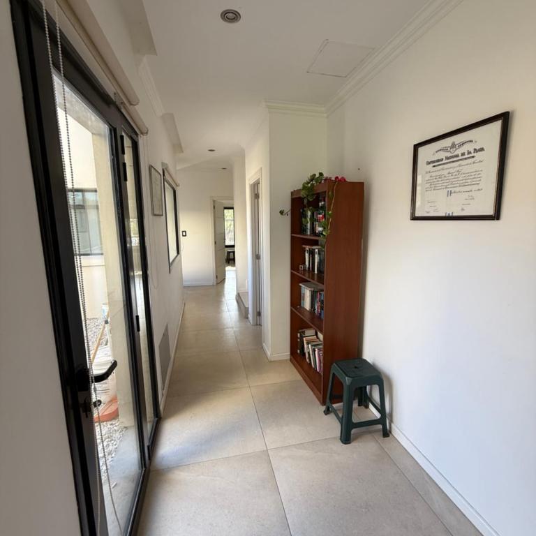 Chalet en Punta Mogotes con parque y parrilla - Three-Bedroom House - 8