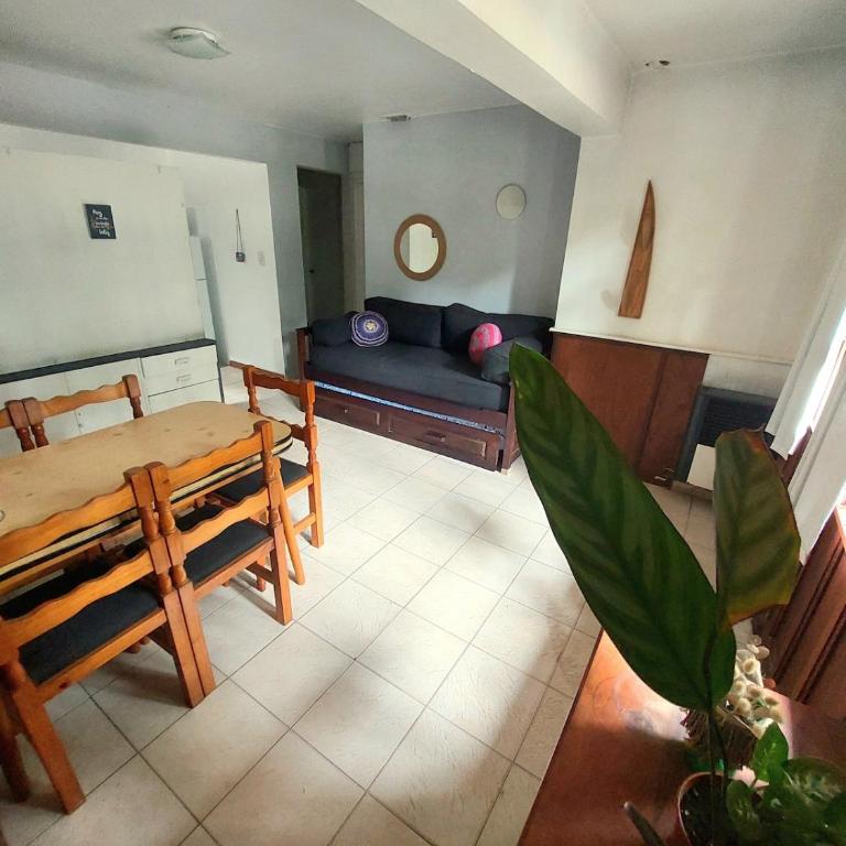 Escapada tranquila en Gesell Norte Depto en Zona Golf - Two-Bedroom Apartment - 2
