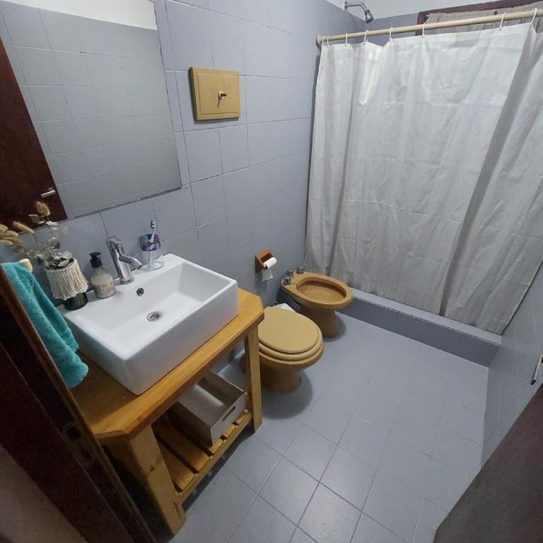 Escapada tranquila en Gesell Norte Depto en Zona Golf - Two-Bedroom Apartment - 3