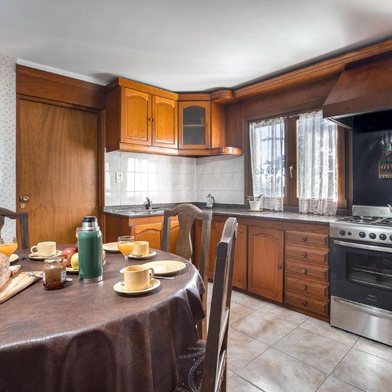 Center, cozy and big - Four-Bedroom Apartment - 7