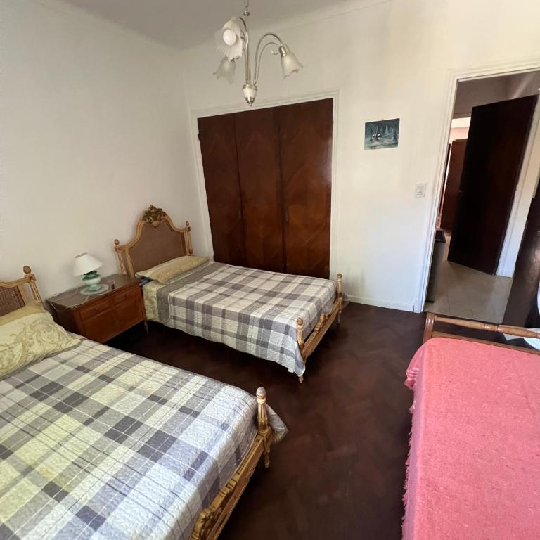 Check and Home - Casa Libertad - 6 Huéspedes con Balcon a la Calle - Three-Bedroom Apartment with Balcony - 17
