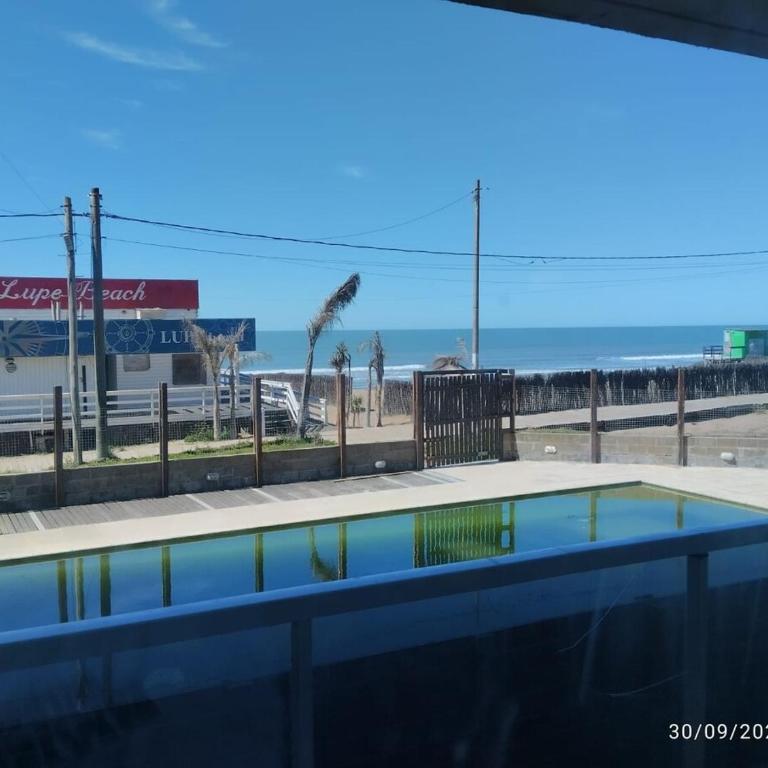 Confort frente al mar, balcón con vista panorámica y pileta - One-Bedroom Apartment - 2