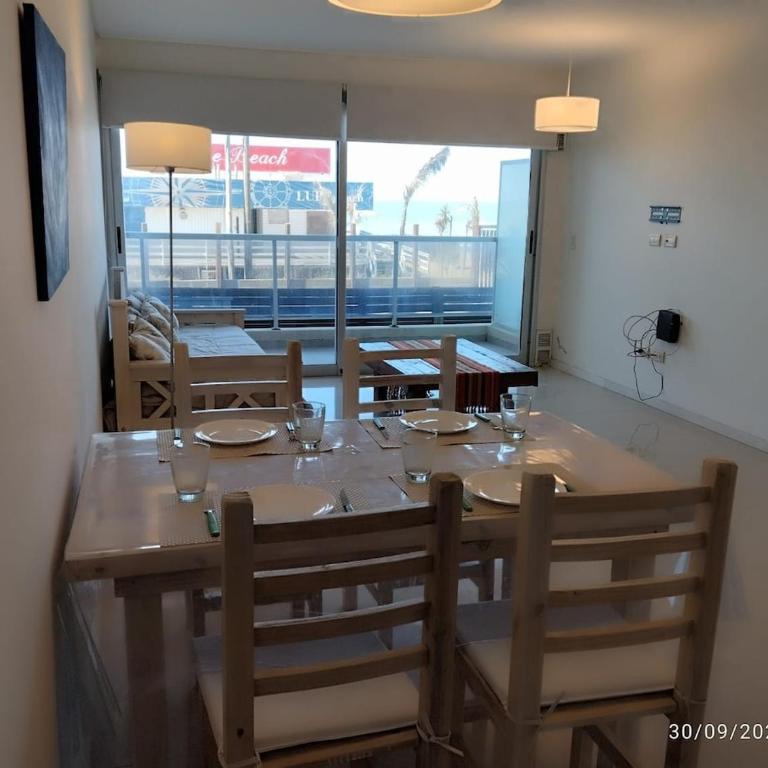 Confort frente al mar, balcón con vista panorámica y pileta - One-Bedroom Apartment - 3