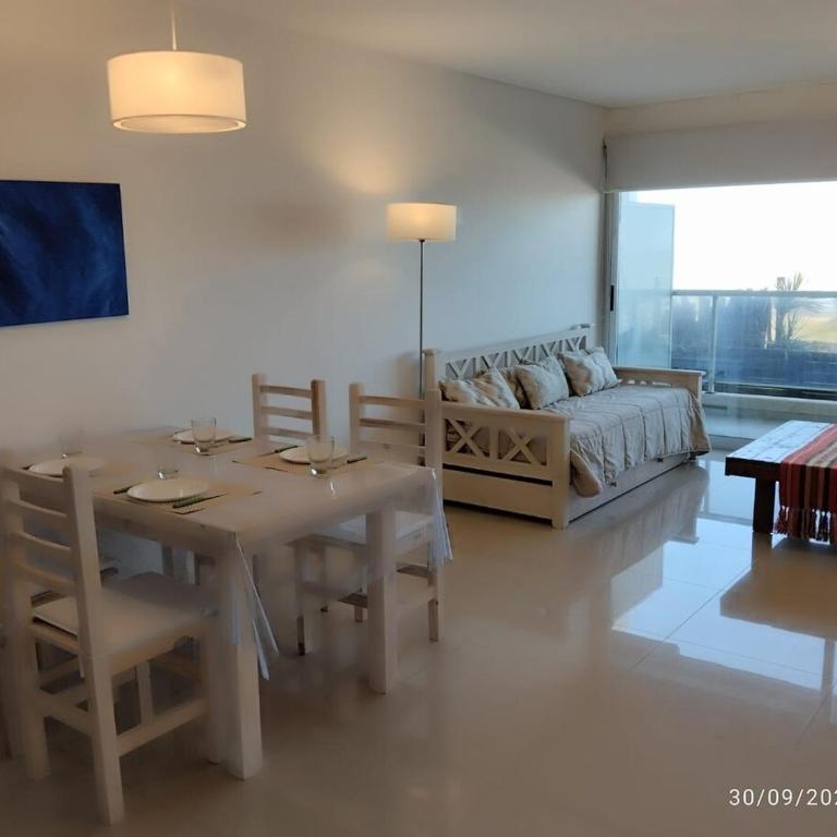 Confort frente al mar, balcón con vista panorámica y pileta - One-Bedroom Apartment - 5