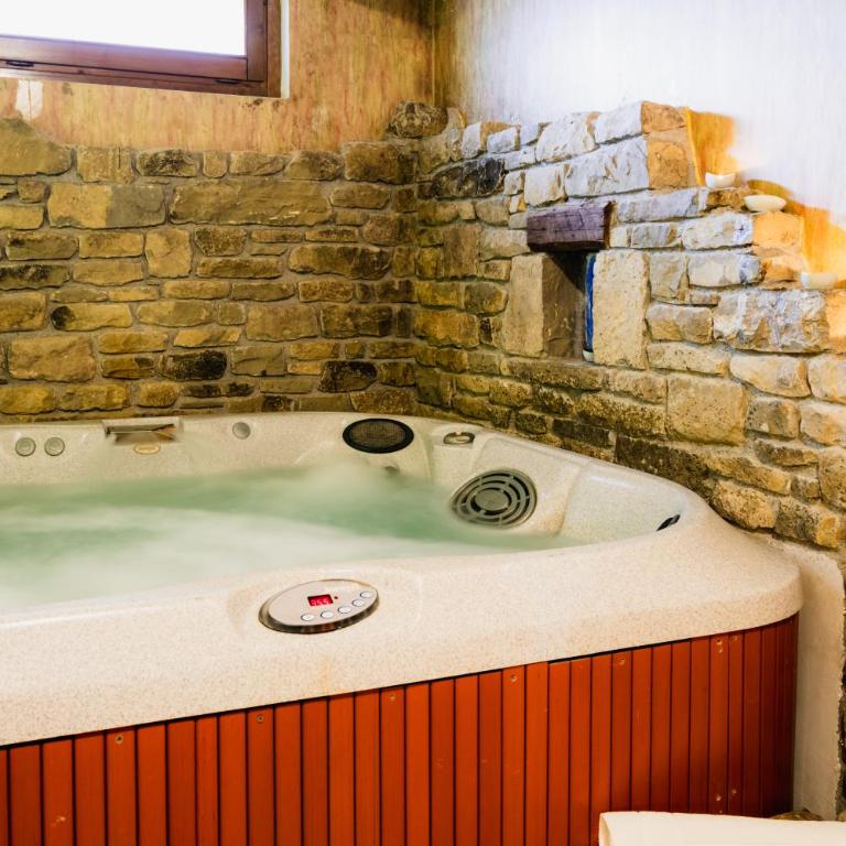 Hotel Boutique Barosse Jaca - Apartamento con vistas al jardín - 24