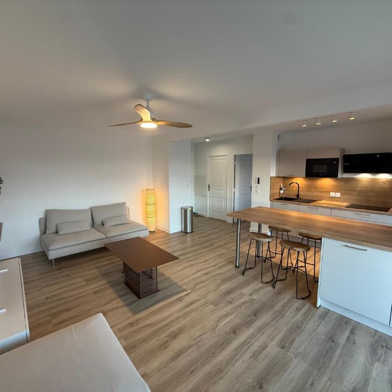 Vue & terrasse Appartement lumineux Fréjus - One-Bedroom Apartment - 18