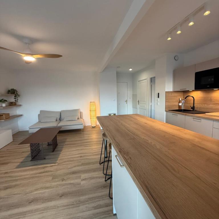 Vue & terrasse Appartement lumineux Fréjus - One-Bedroom Apartment - 11