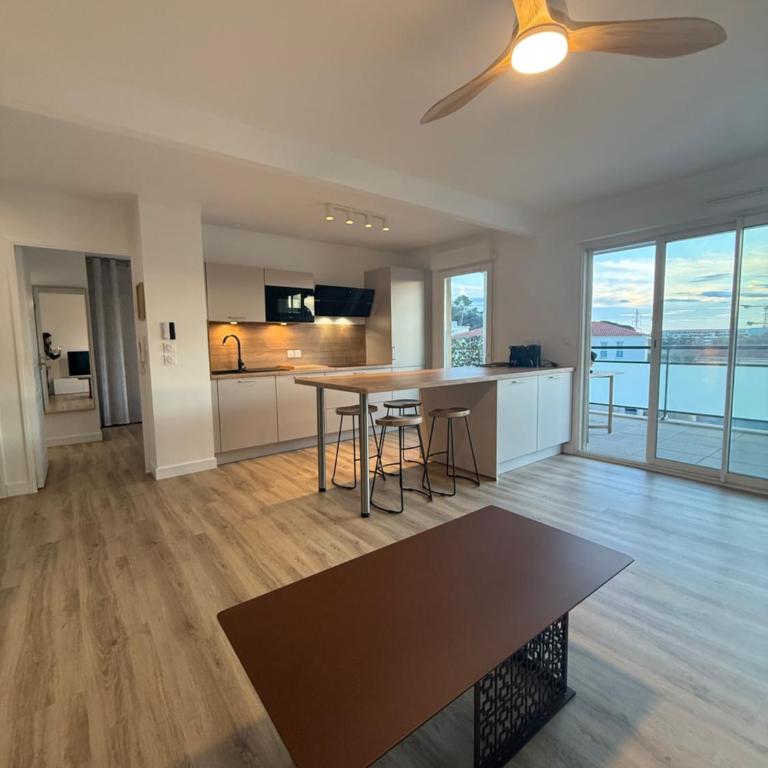 Vue & terrasse Appartement lumineux Fréjus - One-Bedroom Apartment - 13