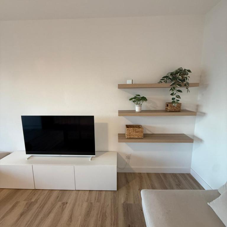 Vue & terrasse Appartement lumineux Fréjus - One-Bedroom Apartment - 19