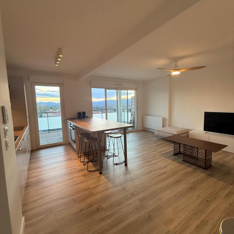 Vue & terrasse Appartement lumineux Fréjus - One-Bedroom Apartment - 20
