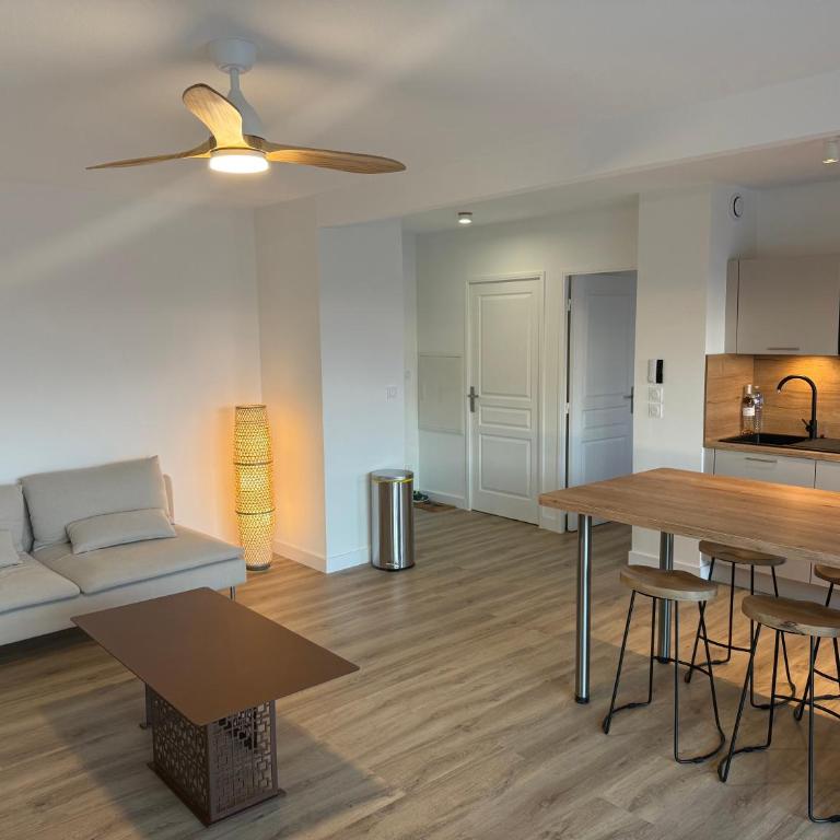Vue & terrasse Appartement lumineux Fréjus - One-Bedroom Apartment - 22