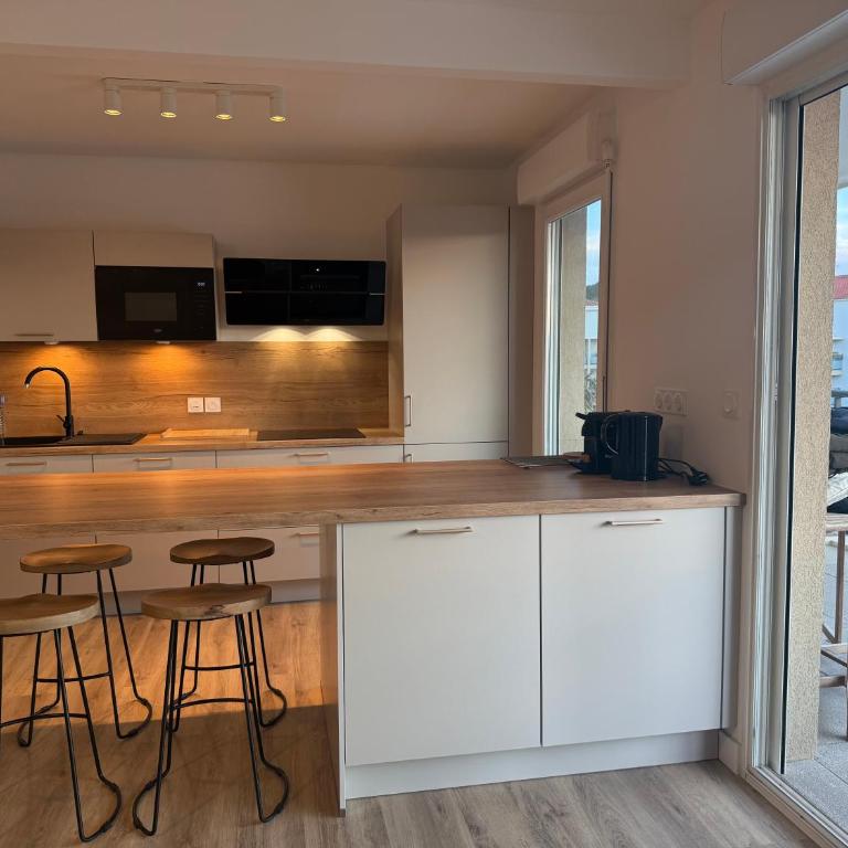 Vue & terrasse Appartement lumineux Fréjus - One-Bedroom Apartment - 26