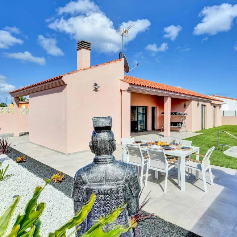 Villa Picasso Caleta - Three-Bedroom Villa - 2