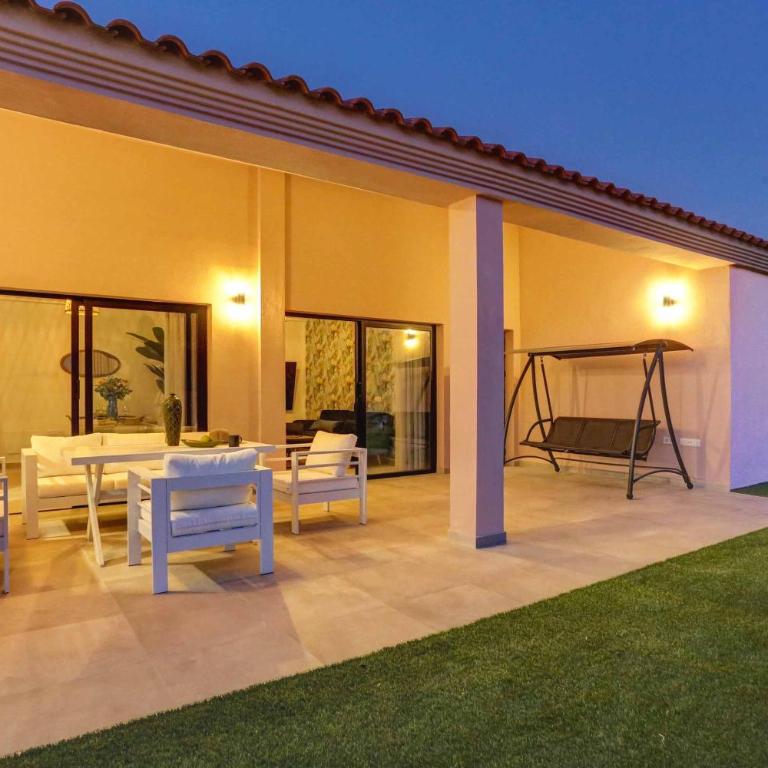 Villa Picasso Caleta - Three-Bedroom Villa - 10