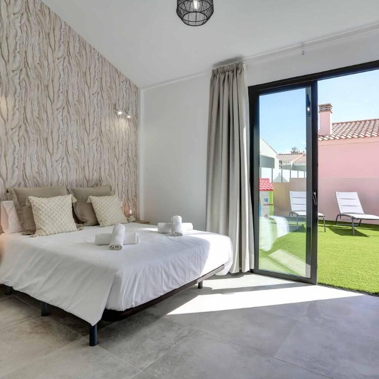 Villa Picasso Caleta - Three-Bedroom Villa - 30