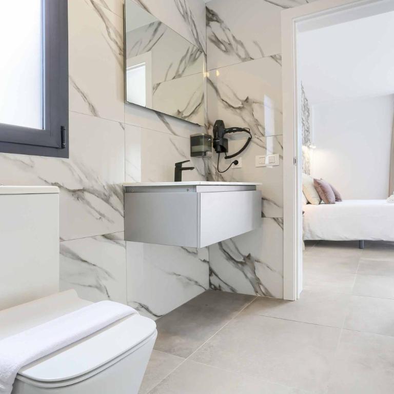 Villa Picasso Caleta - Three-Bedroom Villa - 37
