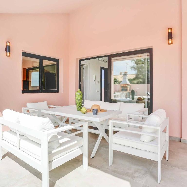 Villa Gaudi - Three-Bedroom Villa - 3