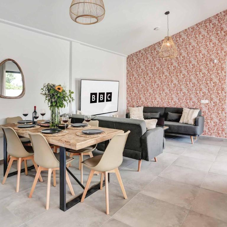 Villa Gaudi - Three-Bedroom Villa - 17