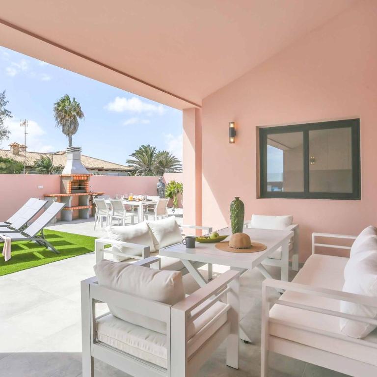 Villa Gaudi - Three-Bedroom Villa - 19