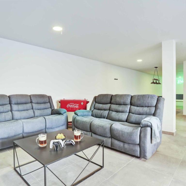 Villa Gaudi - Three-Bedroom Villa - 21