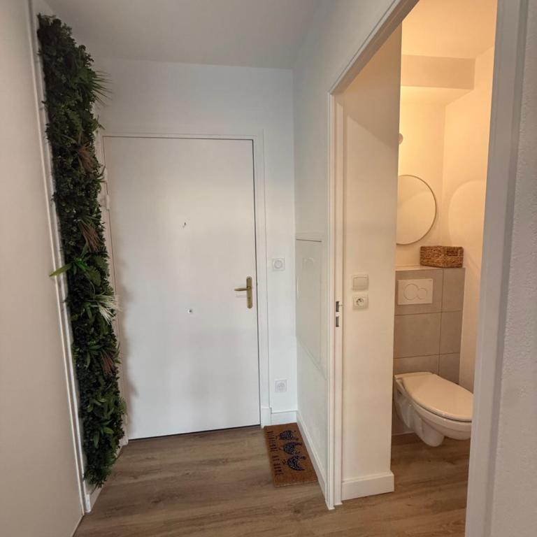 Vue & terrasse Appartement lumineux Fréjus - One-Bedroom Apartment - 33