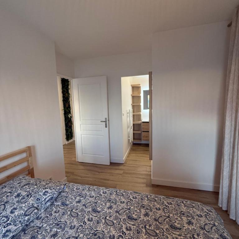 Vue & terrasse Appartement lumineux Fréjus - One-Bedroom Apartment - 47