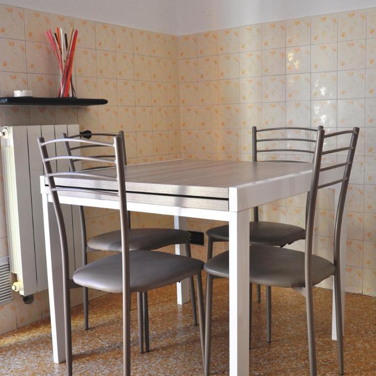 Viale Repubblica 307 4 - Appartamento con Balcone - 27