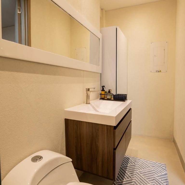 Loft Acogedor y con Estilo en la Mejor Zona - Apartamento de 1 dormitorio - 8