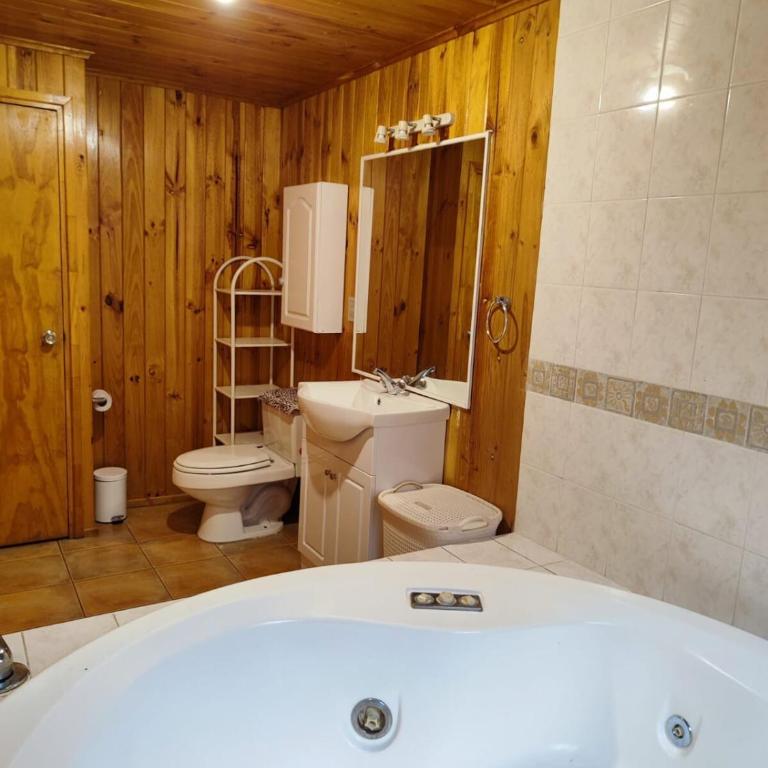 Refugio Familiar a Pasos de la Playa - Six-Bedroom House - 28