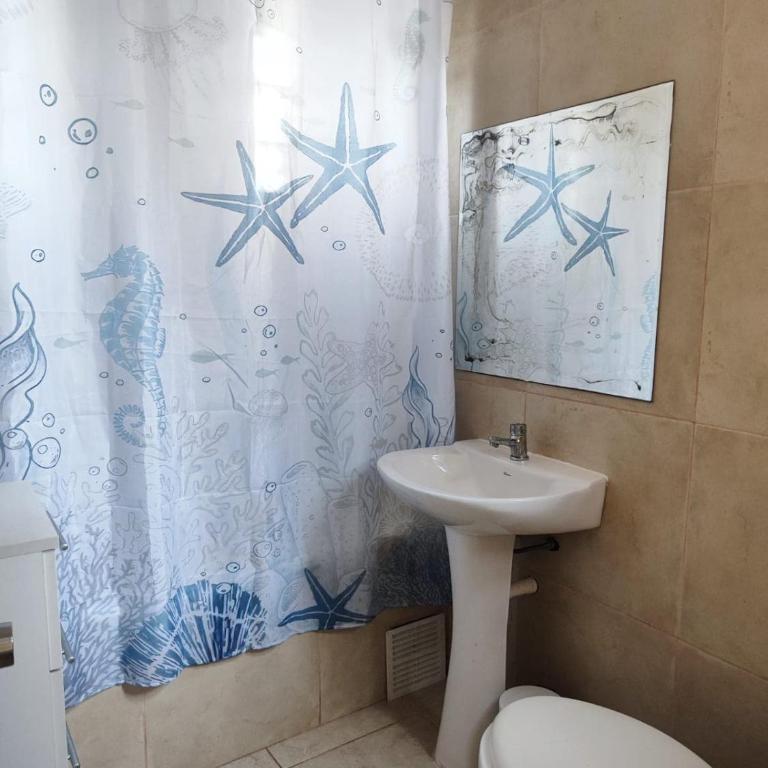 Refugio Familiar a Pasos de la Playa - Six-Bedroom House - 34