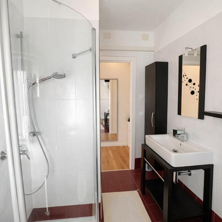 Duomo Central Stay - Appartamento con 2 Camere da Letto - 2