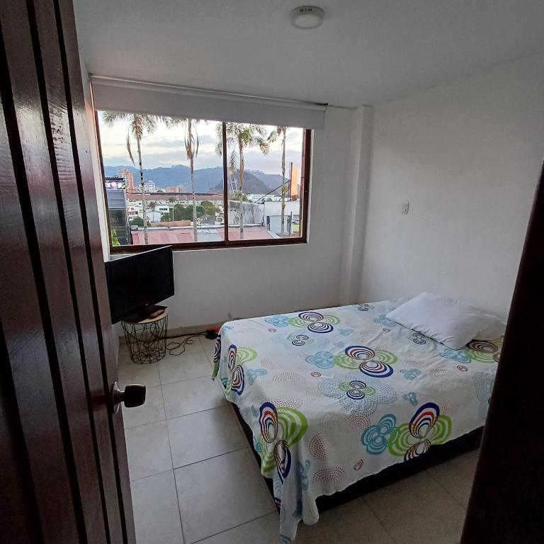 Apartamento Con Vista Hacia La Avenida Santander Y La Ciudad - Apartamento de 3 dormitorios - 2