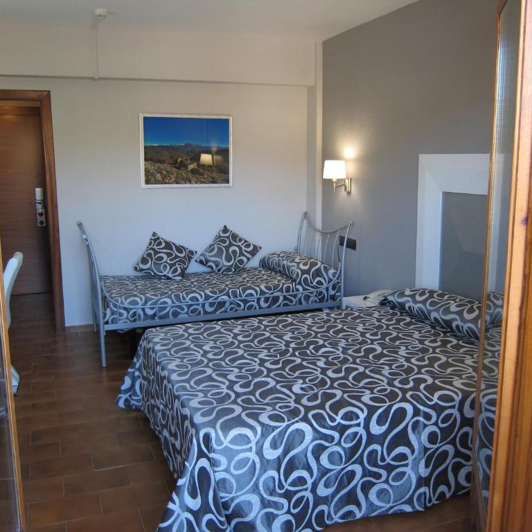 Hotel Meson de L’Ainsa - Habitación Triple con terraza - 4