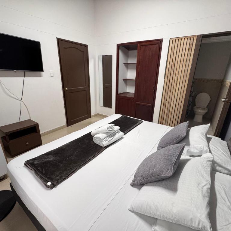 Hotel Torre Ejecutiva Pereira - Habitación Doble con baño privado - 30