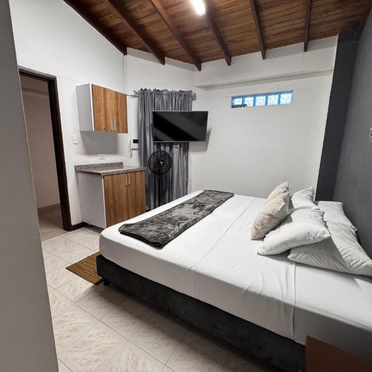 Hotel Torre Ejecutiva Pereira - Habitación Doble con baño privado - 2