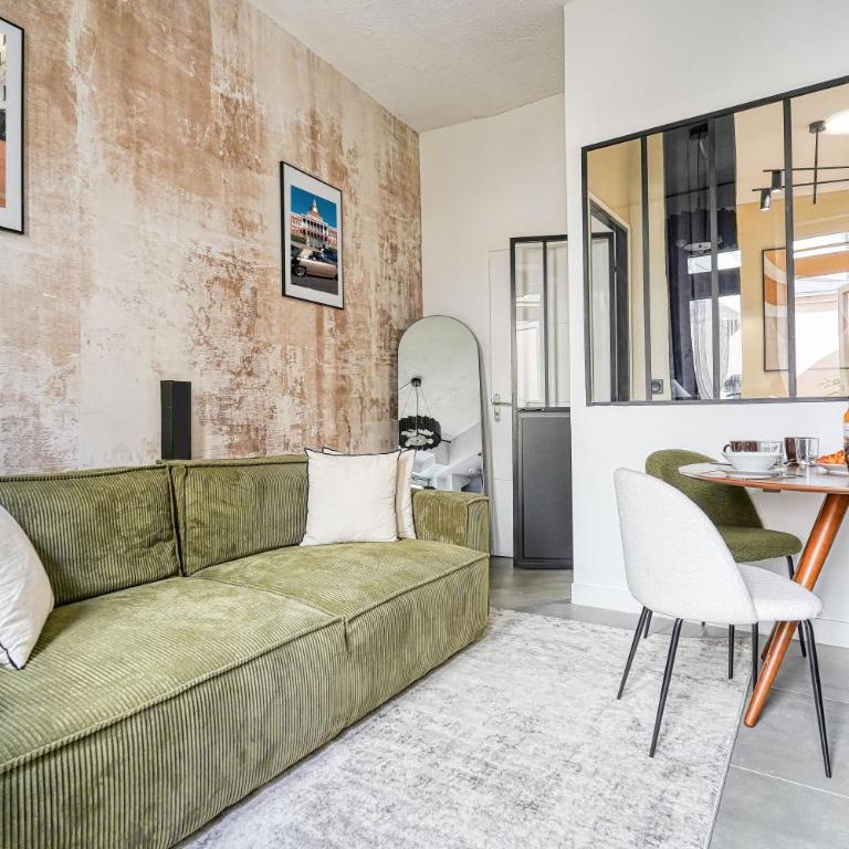 Charming Parisian loft for 2 to 4 people - One-Bedroom Apartment - 1